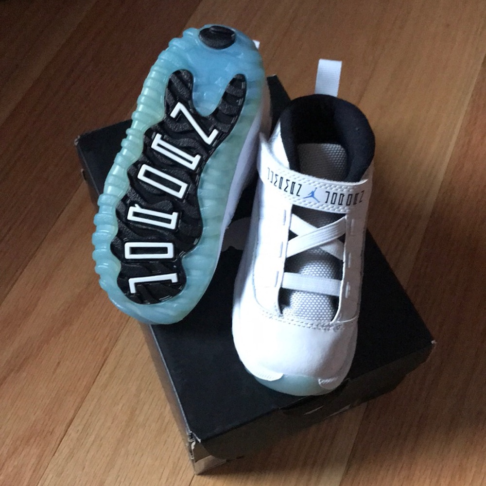 Kids sneakers